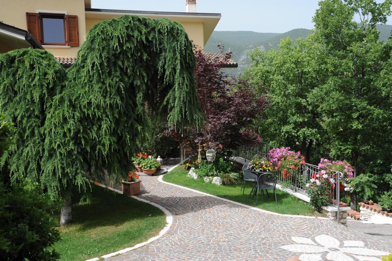 Affittacamere Fule Fontecchio Buitenkant foto